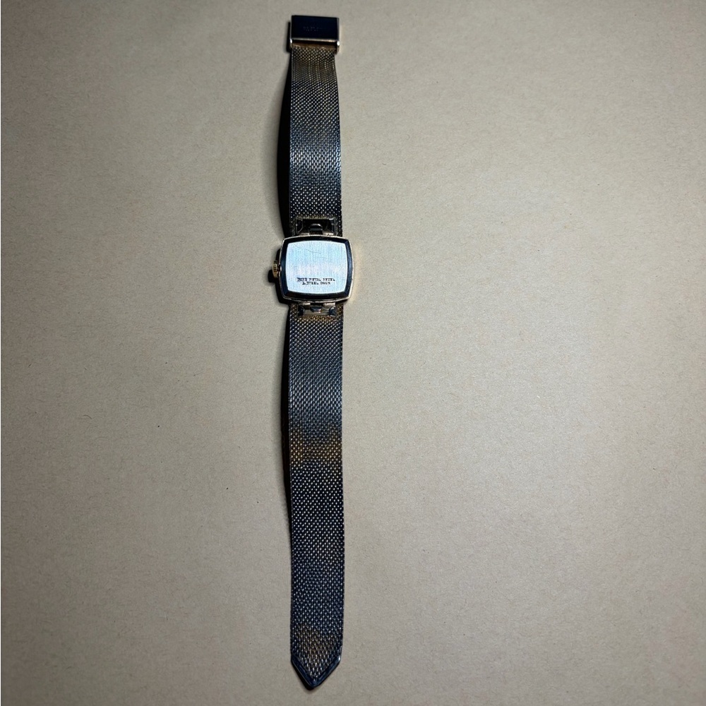 Vintage 1960's Timex Two-Toned Mesh Watch - Picture 13 of 16